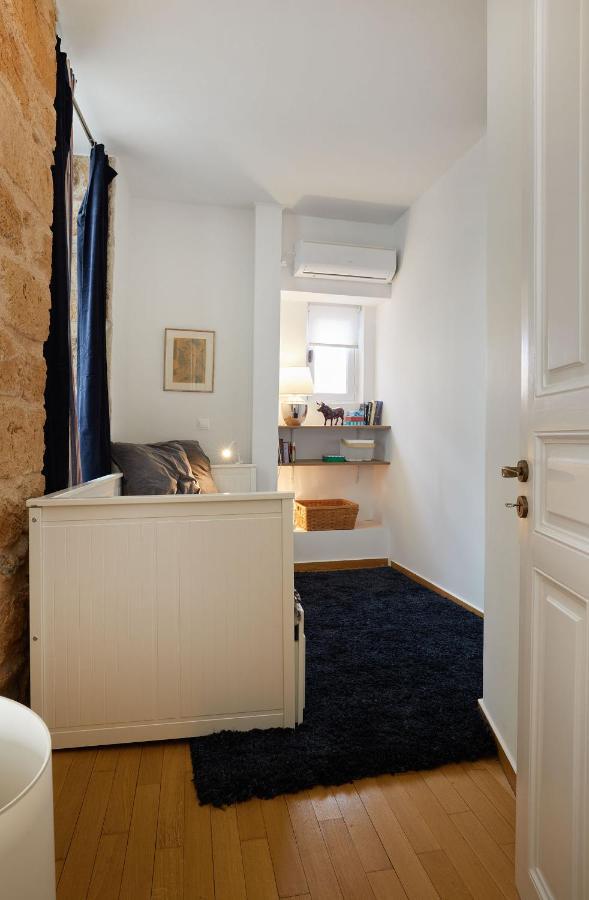 Chloe Boutique Apartments Plaka Афины Экстерьер фото
