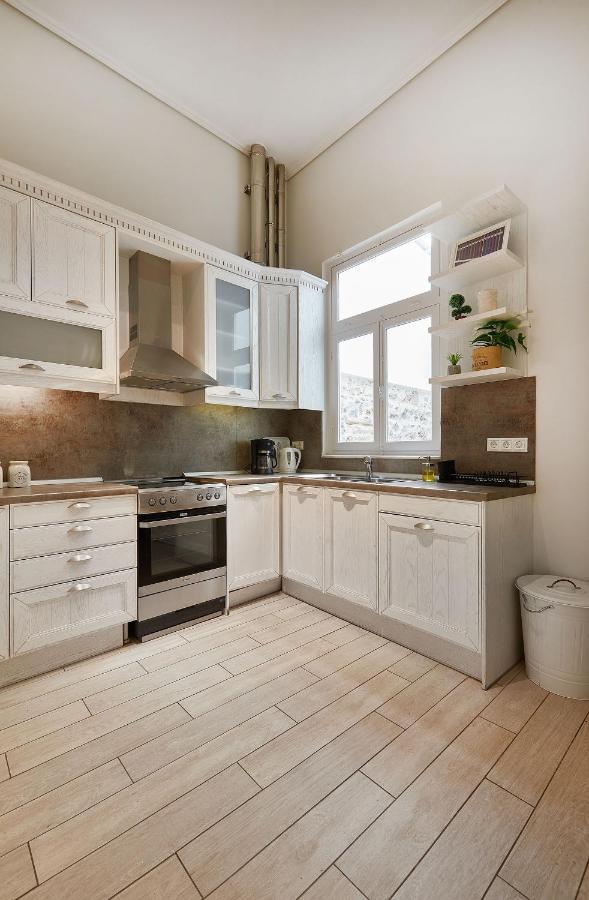 Chloe Boutique Apartments Plaka Афины Экстерьер фото
